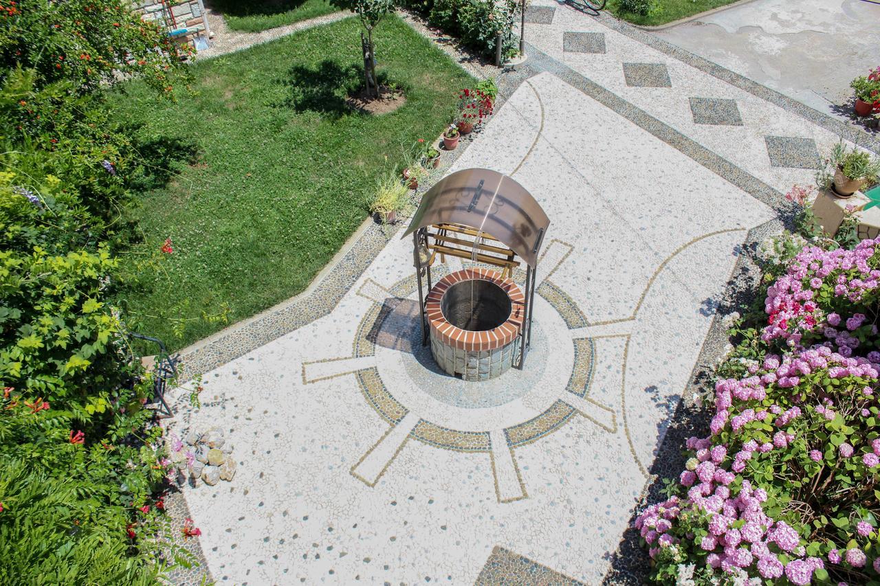 Vila Topciu Pogradec Esterno foto